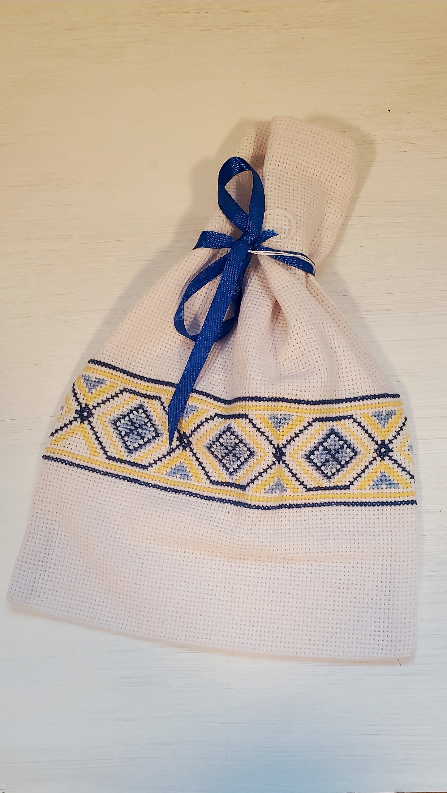 Embroidered bag