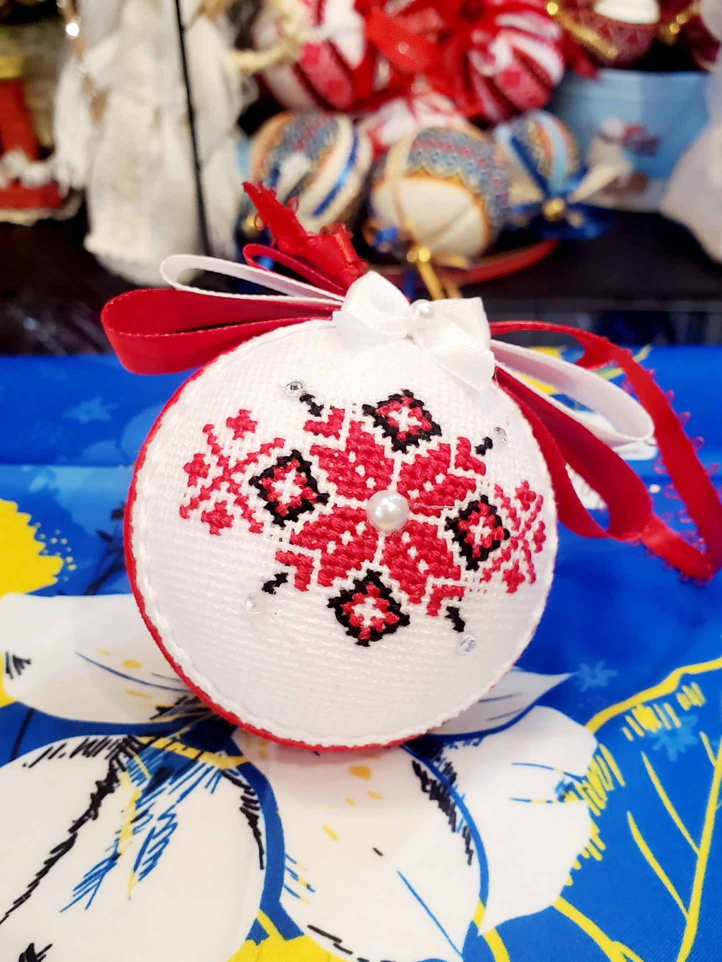 Christmas Ball UA Mix 6 cm T2