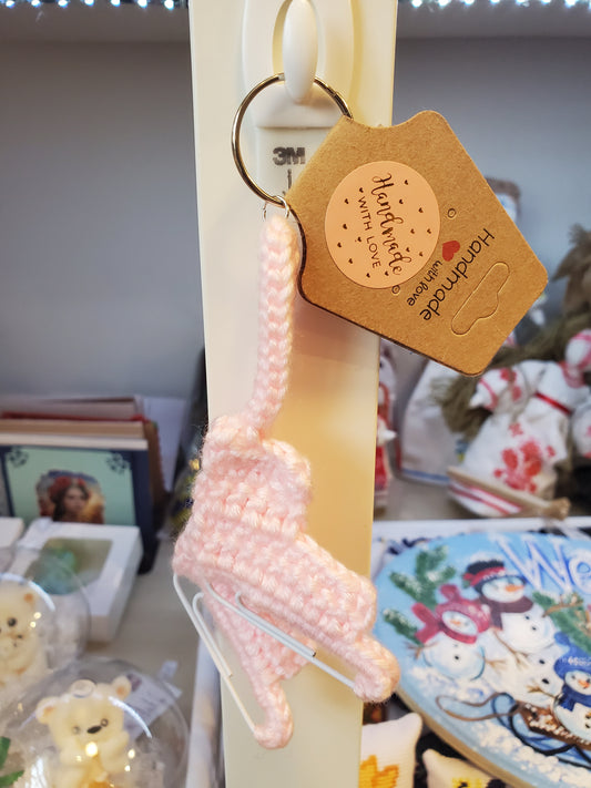 Knitted States keychain (blue/pink)