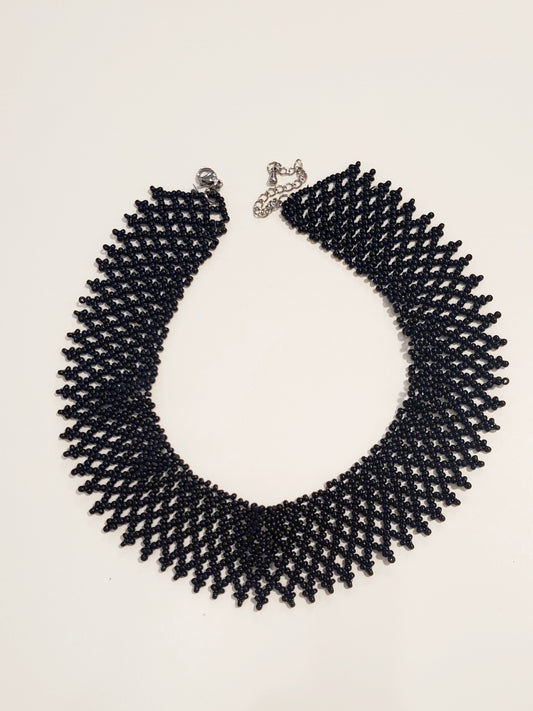 Beaded Necklace T2 (black/rose)