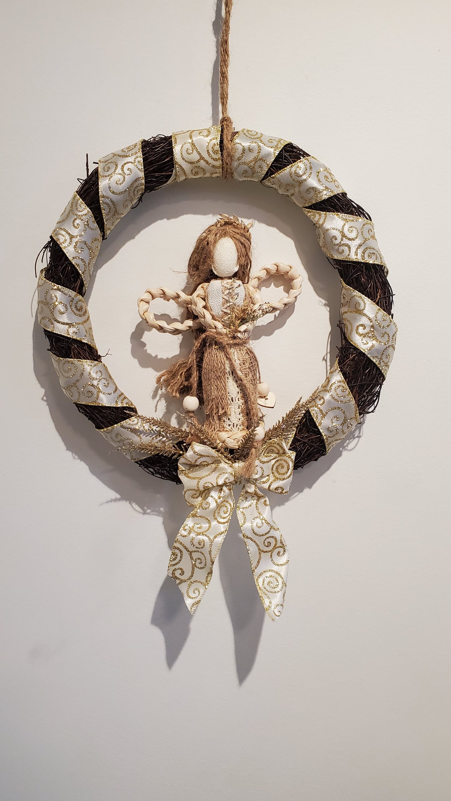A granary in a wreath