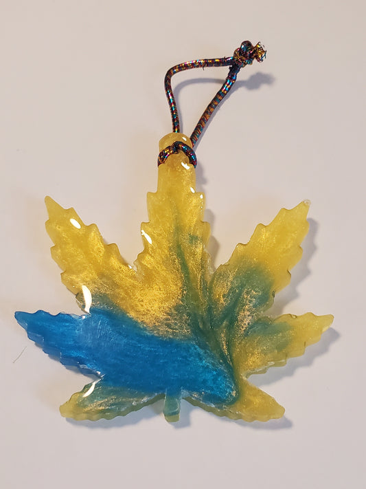 Maple leaf (christmas tree ornament)