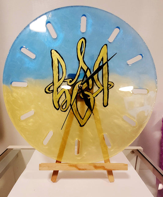 Clock UA trident
