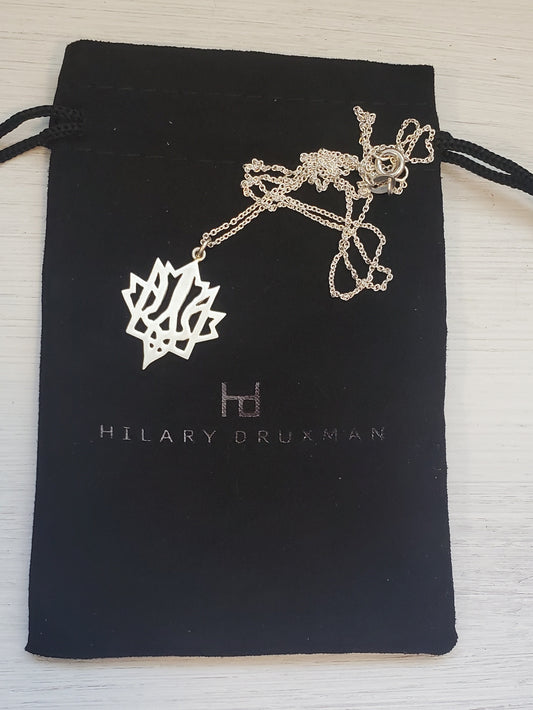 Hilary Druxman Silver Trident/Maple leaf (20-22)