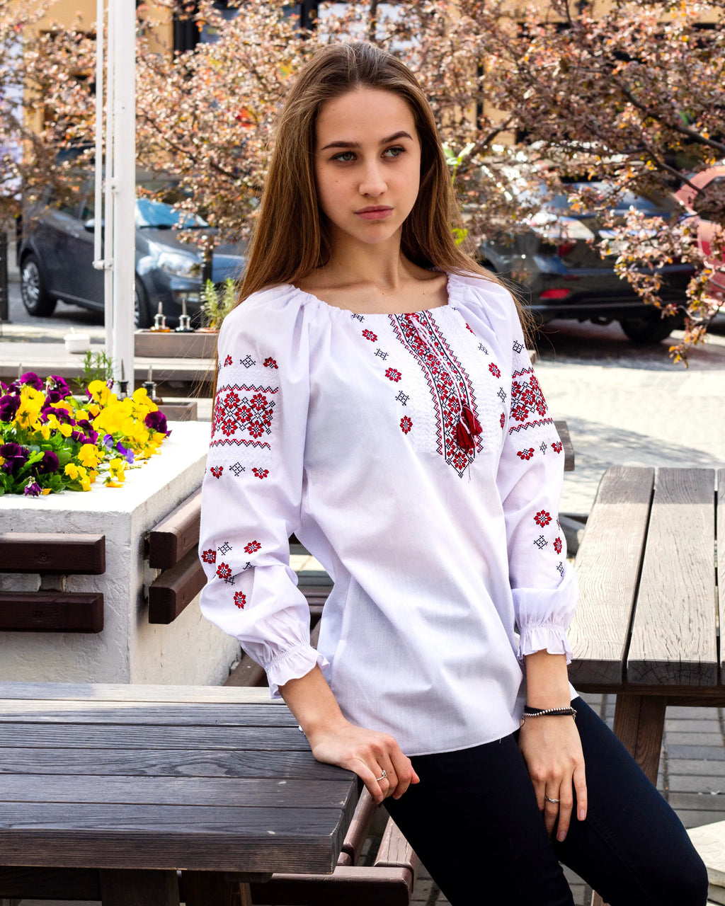 Women's embroidered shirt "Diva" (white with red)
