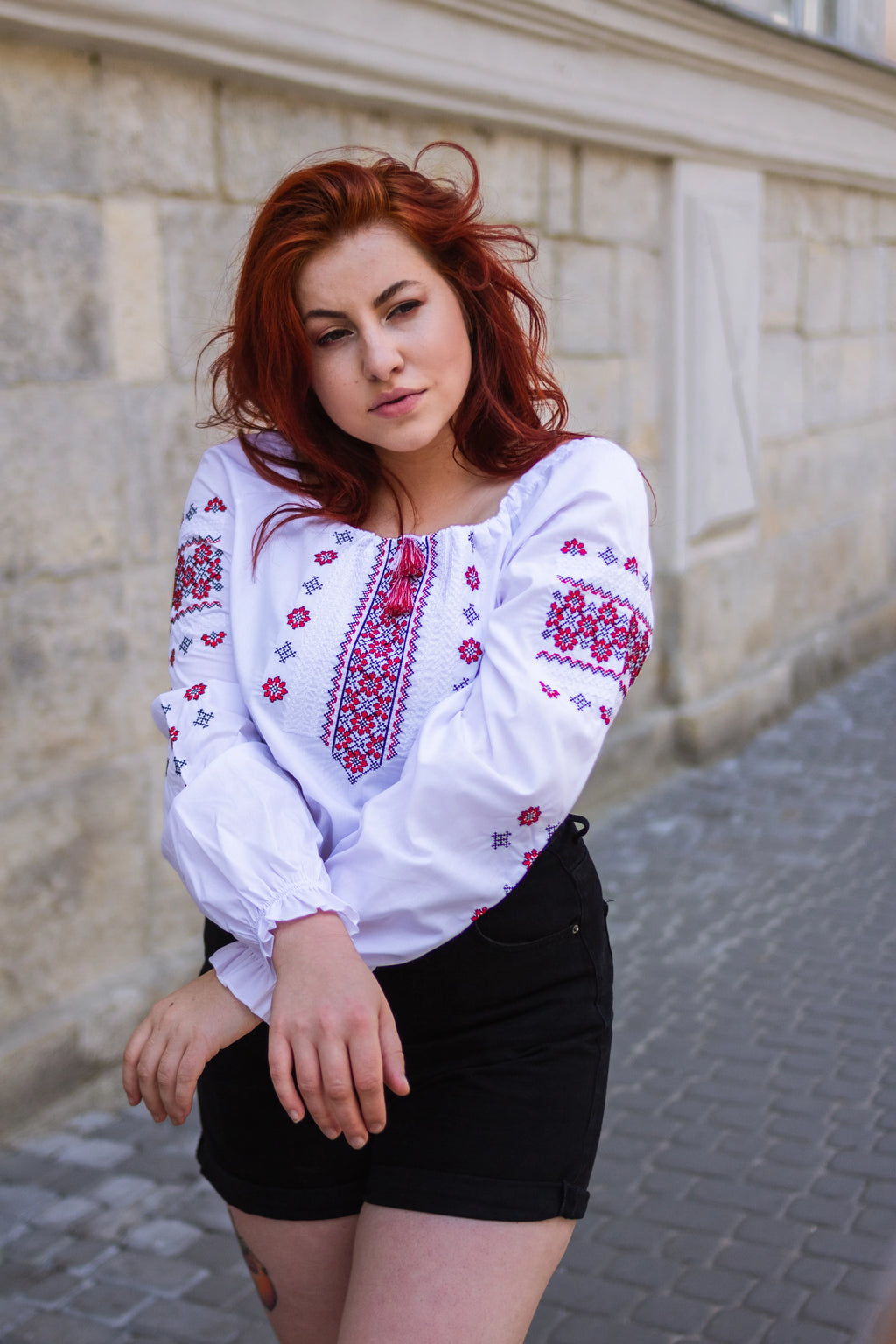 Women's embroidered shirt "Diva" (white with red)