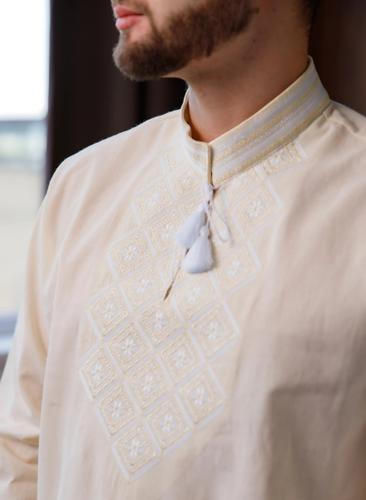 Men's embroidered Shirt "Honor" XL (cream with white)