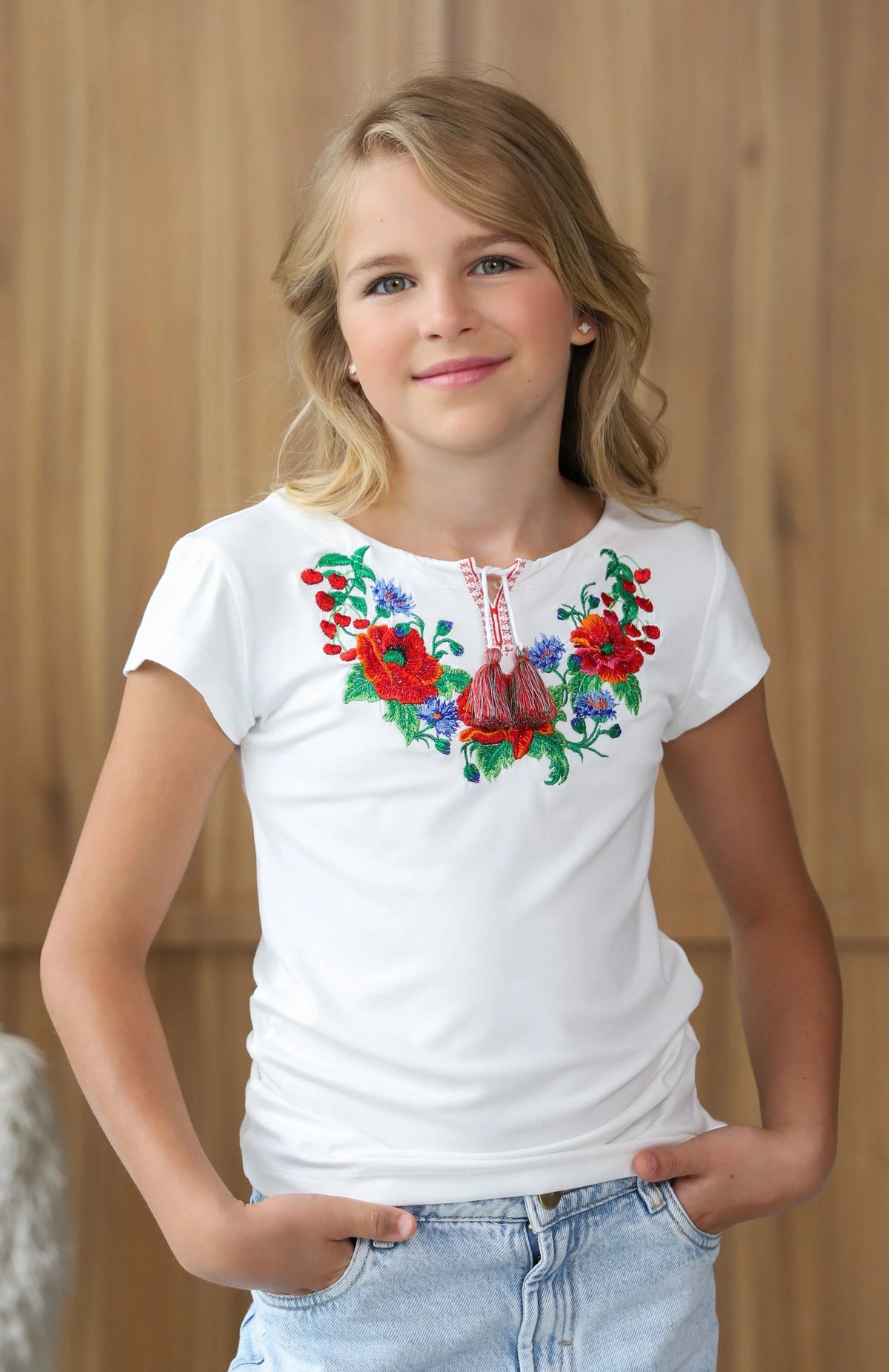 Kid's Embroidered T-Shirt "Cherry" (milky)