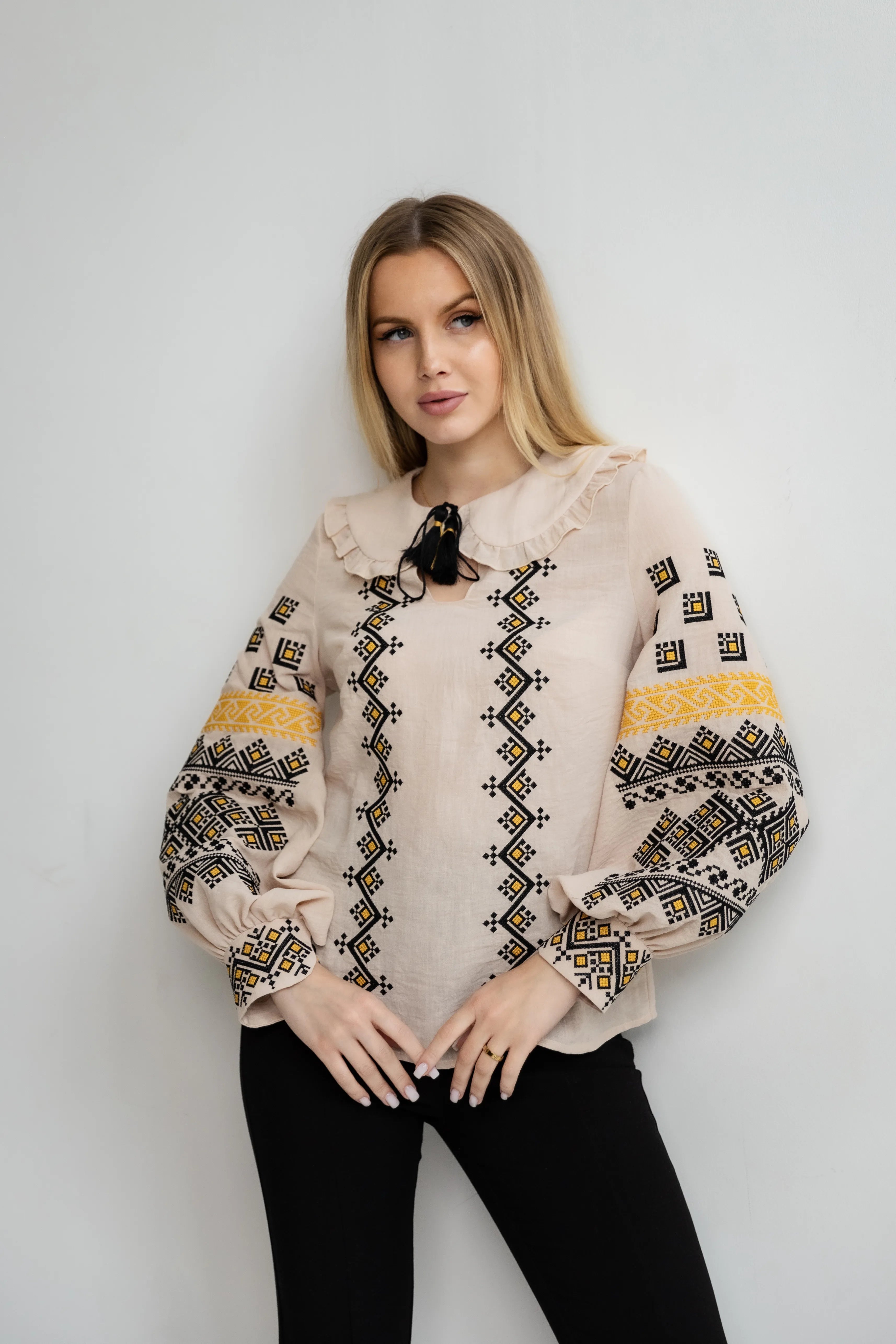 Women's embroidered blouse Oshatna (beige with black and yellow)