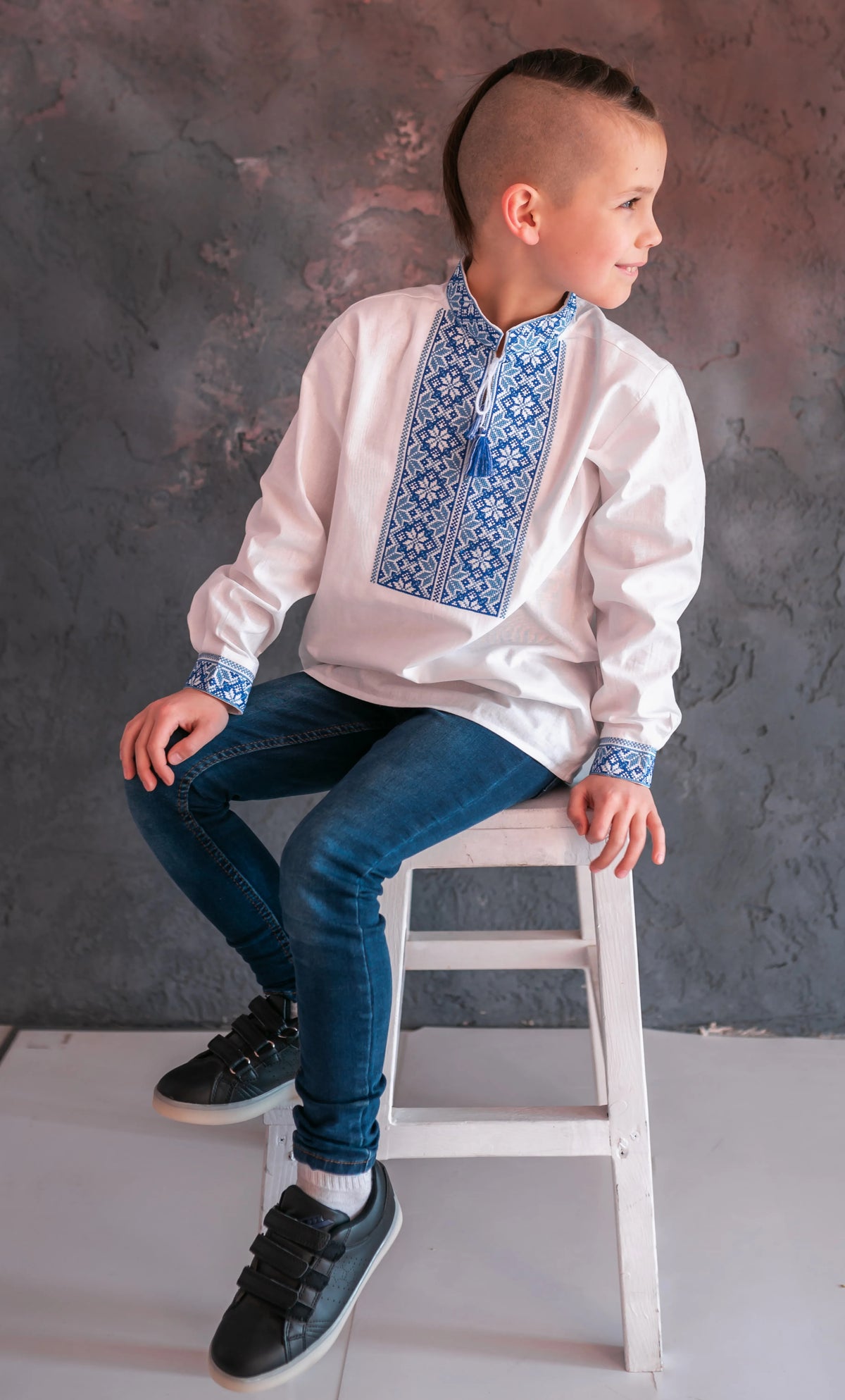 Kid's Embroidered Shirt "Levko" (white with blue)