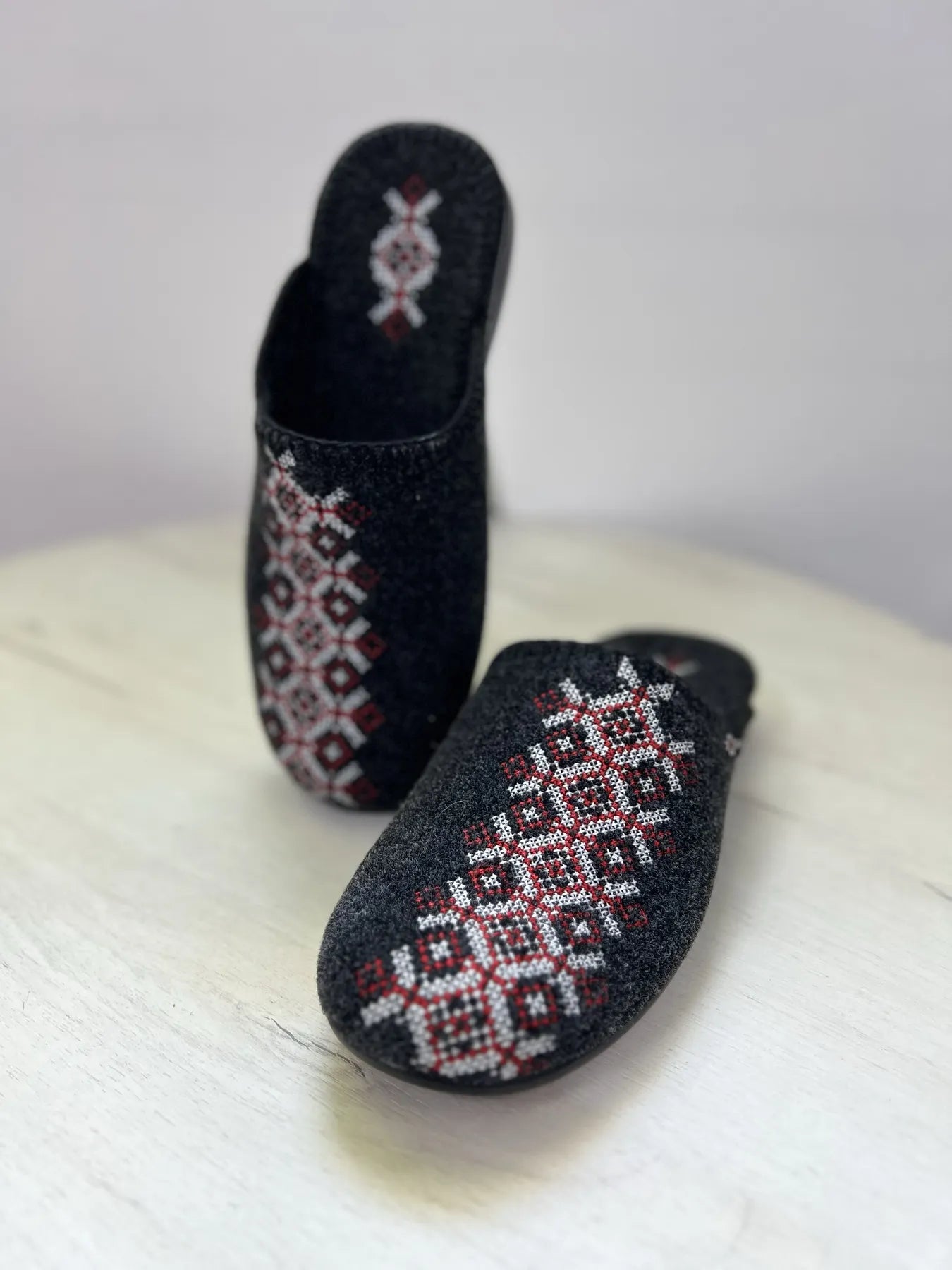 Men's slippers "Beskydy", size 41, 42, 43