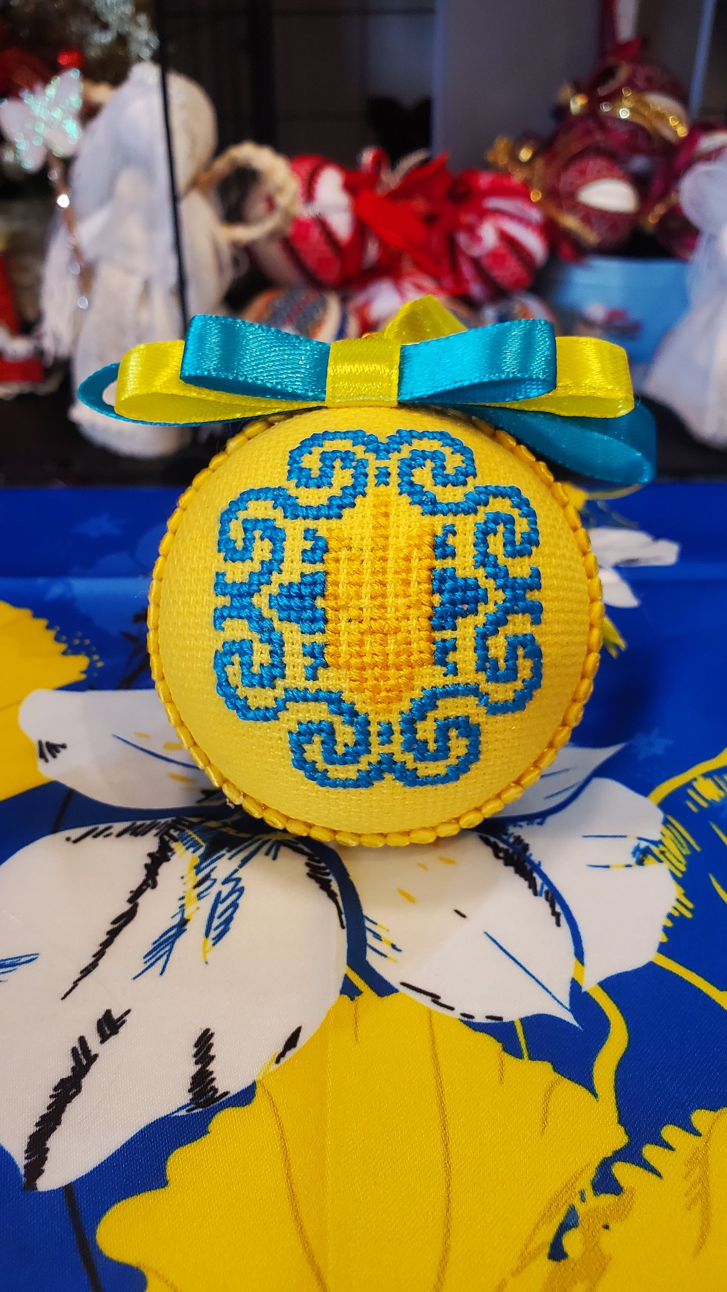 Embroidered Christmas Ball UA Mix 6 cm T3