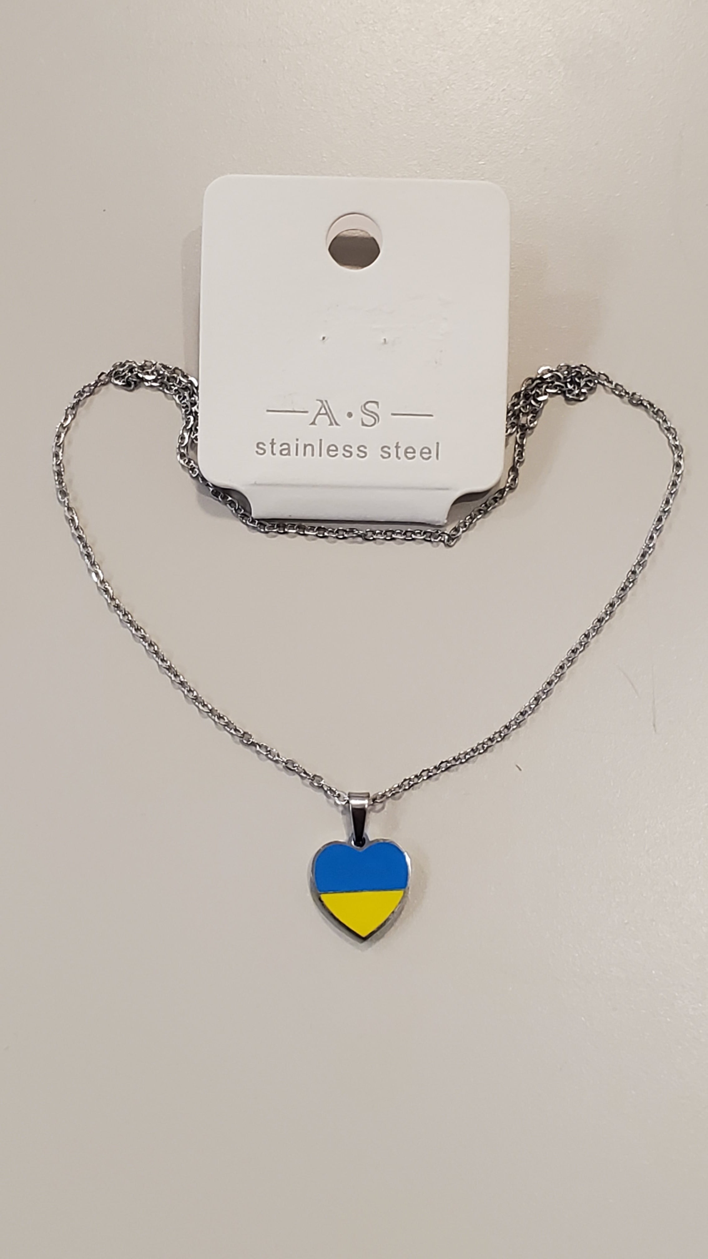 Necklace with heart (yelow / blue)