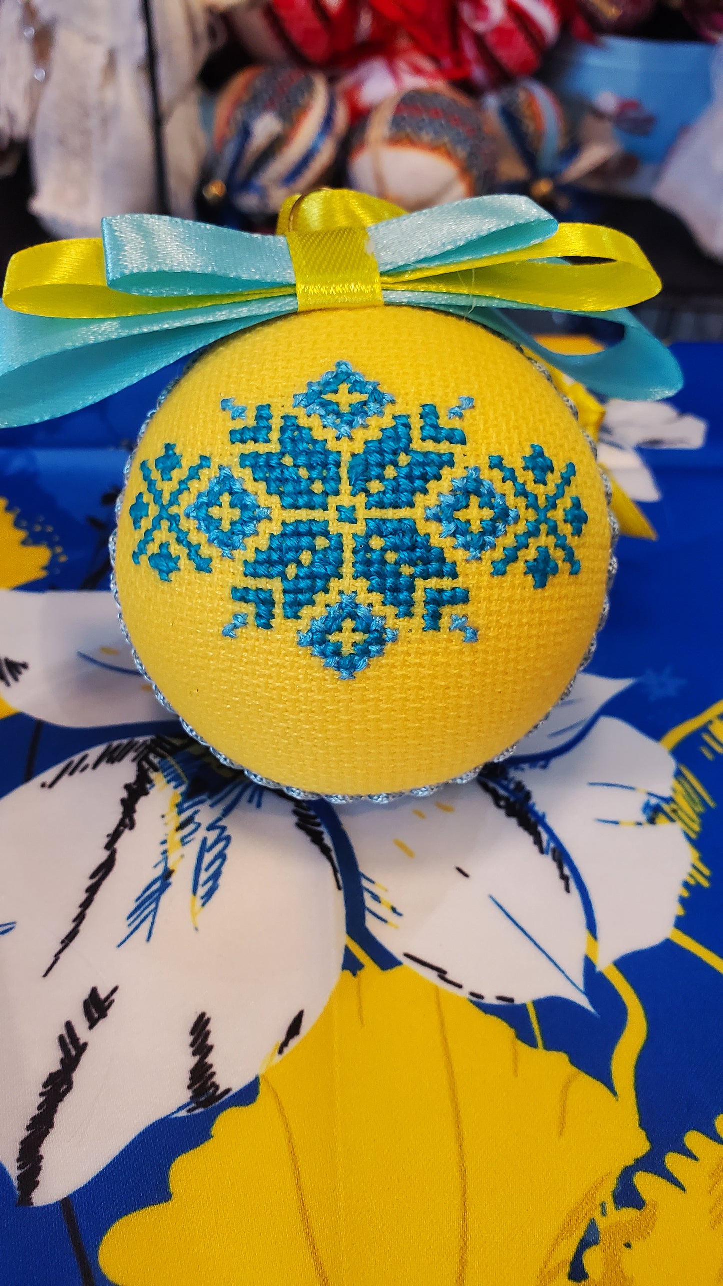 Embroidered Christmas Ball UA Mix 6 cm T3