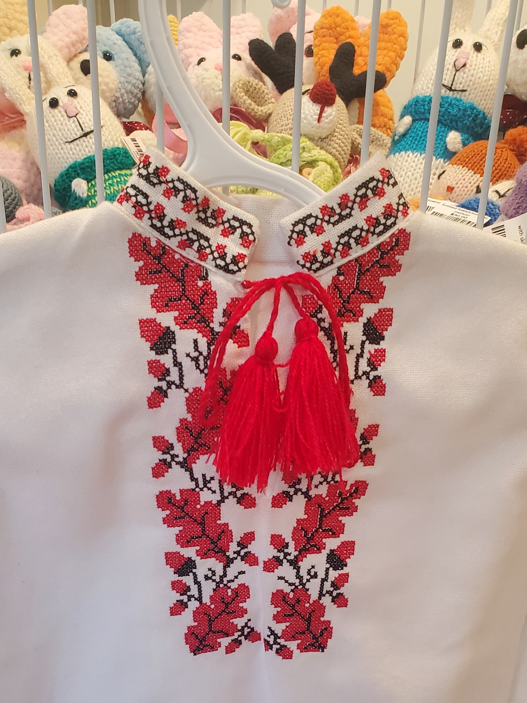 Embroidered children's shirt red/blk leafs