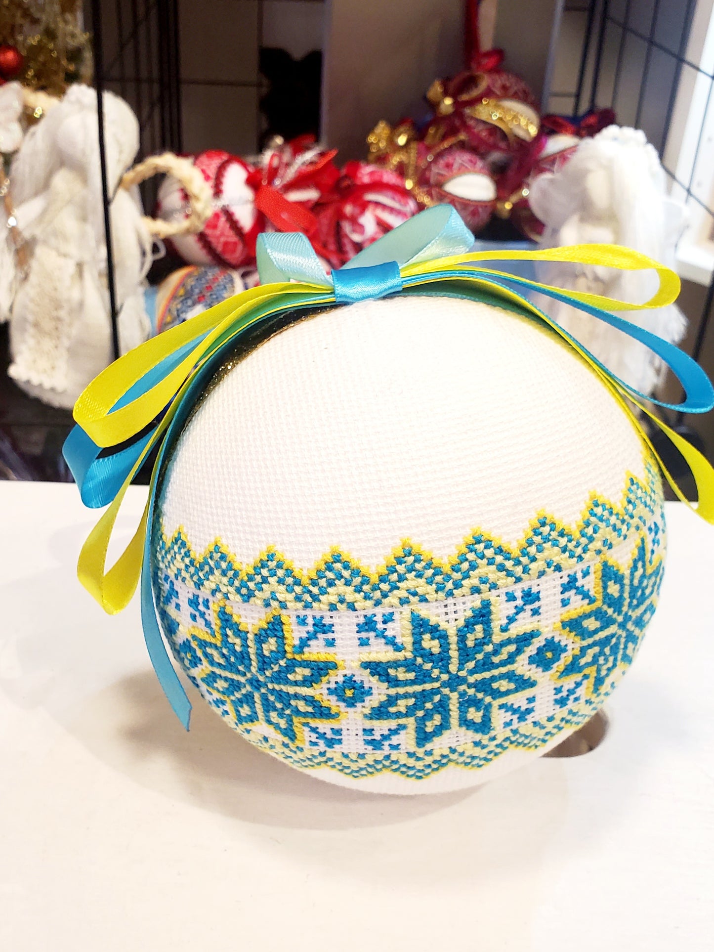 Embroidered Christmas Ball UA Mix 12 cm T1