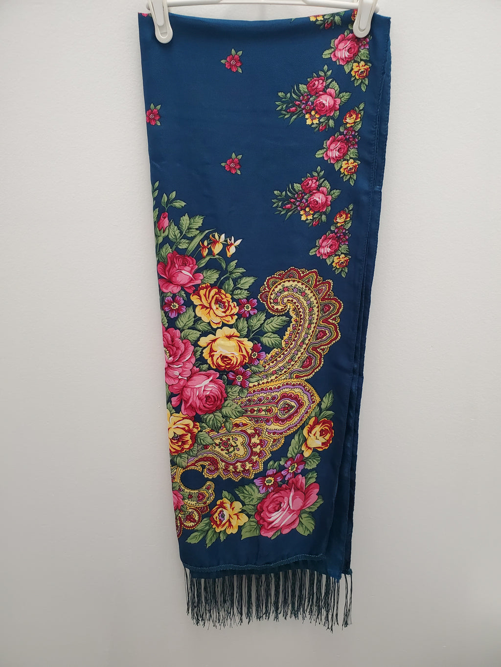 Scarf with fringe UA long