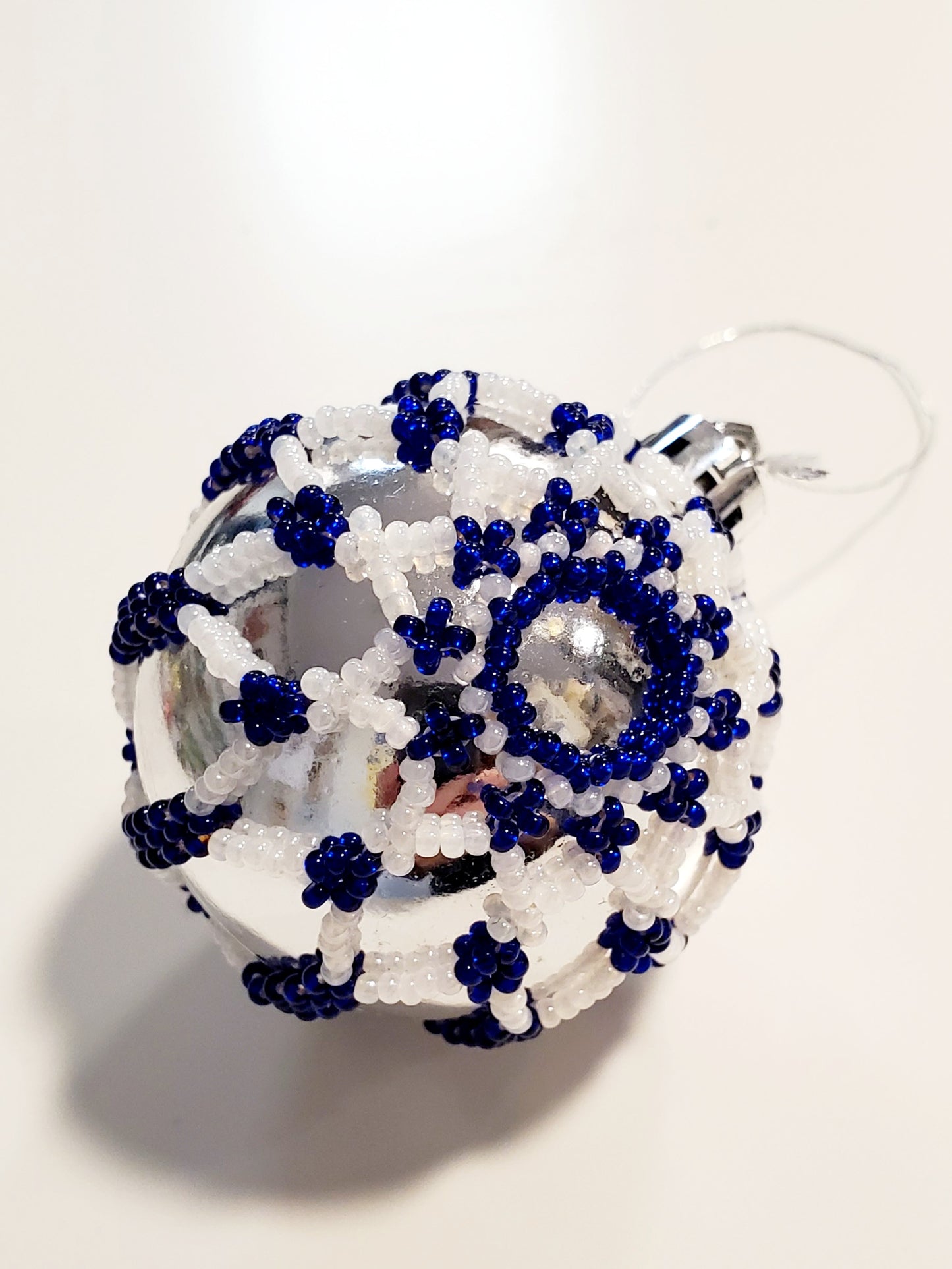 Beaded Christmas ball (Small size)