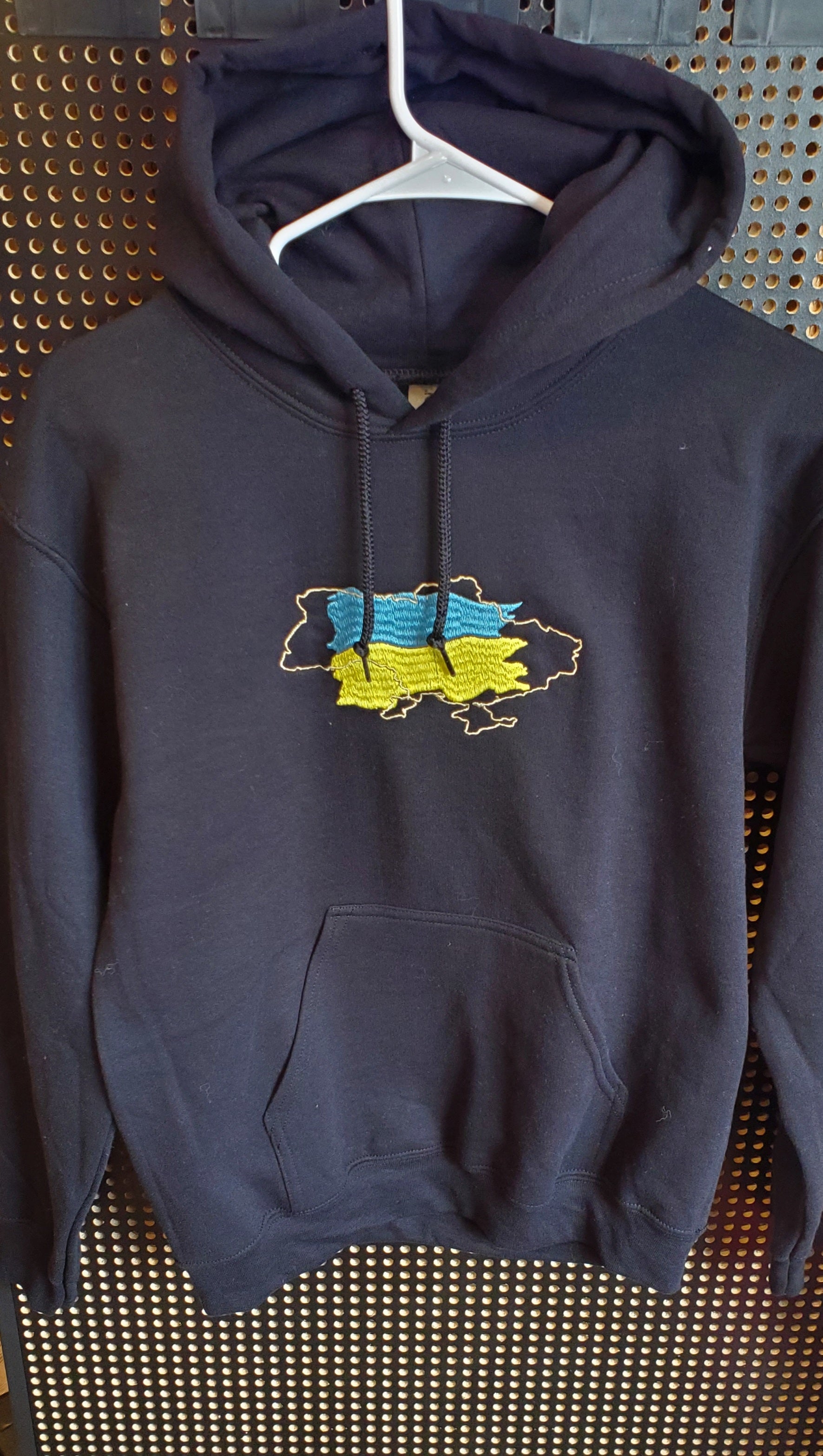 Hoodie embroidered UA map