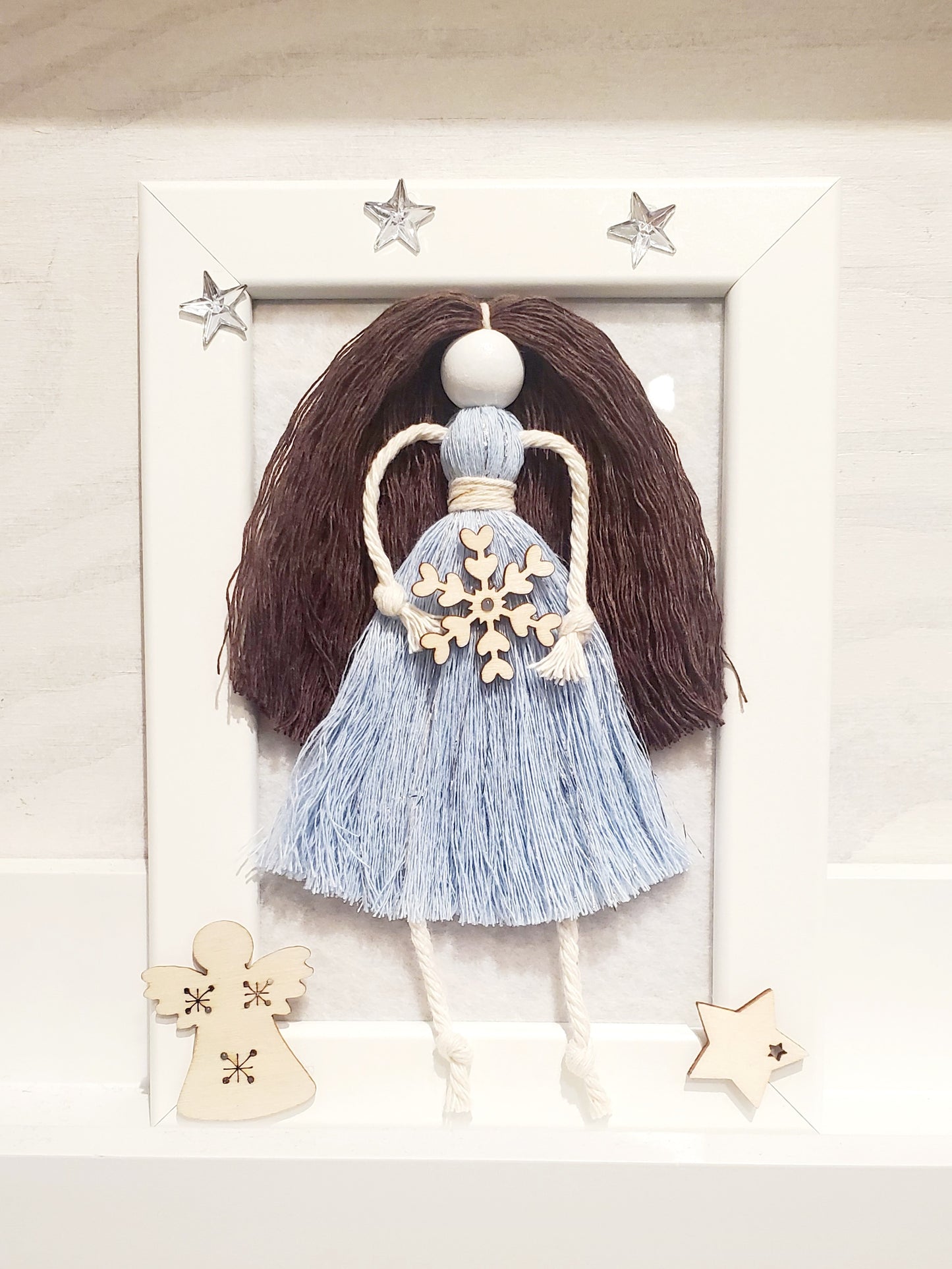 Angel in the white frame T2