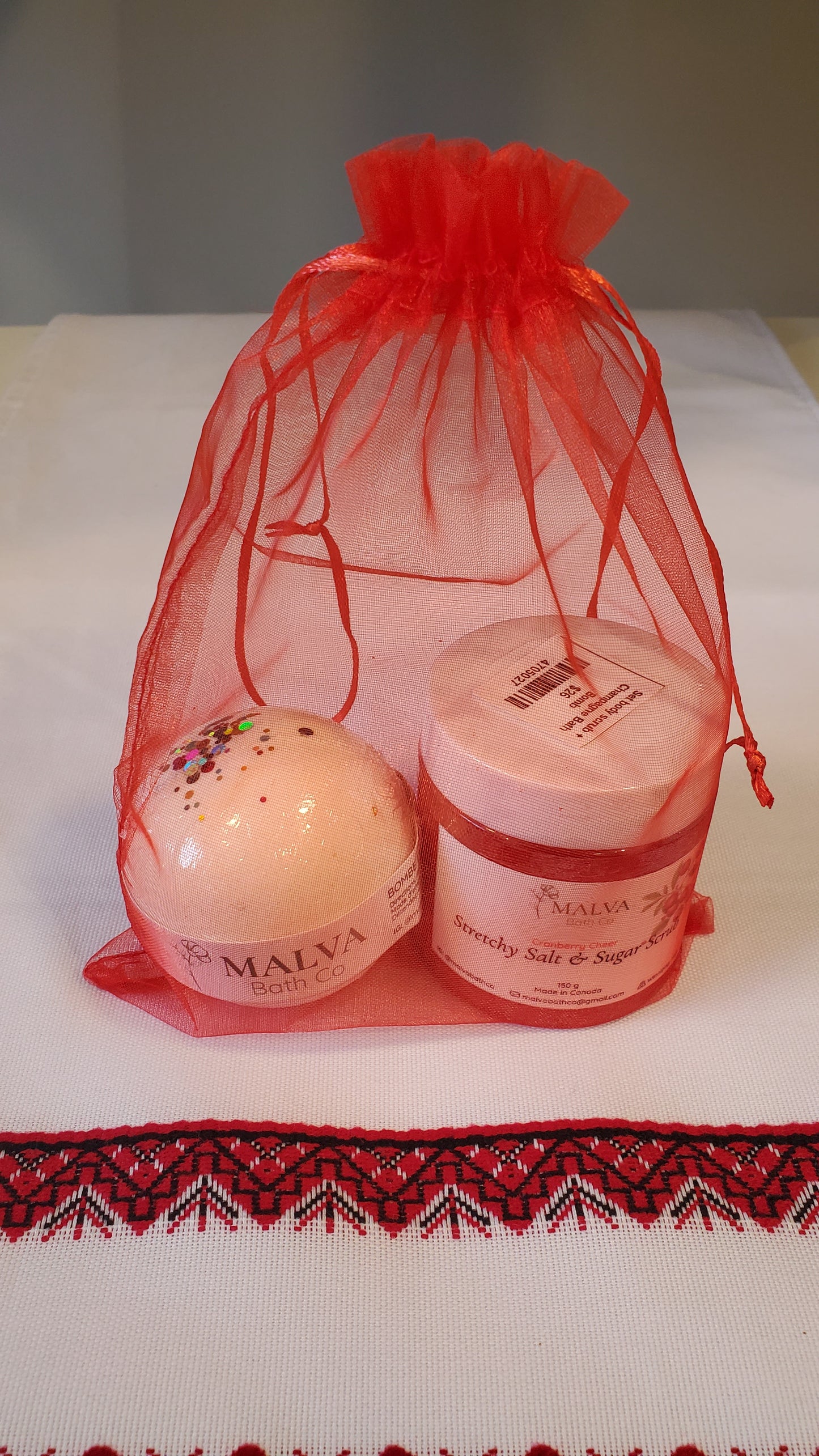 Set body scrub + Champagne Bath Bomb