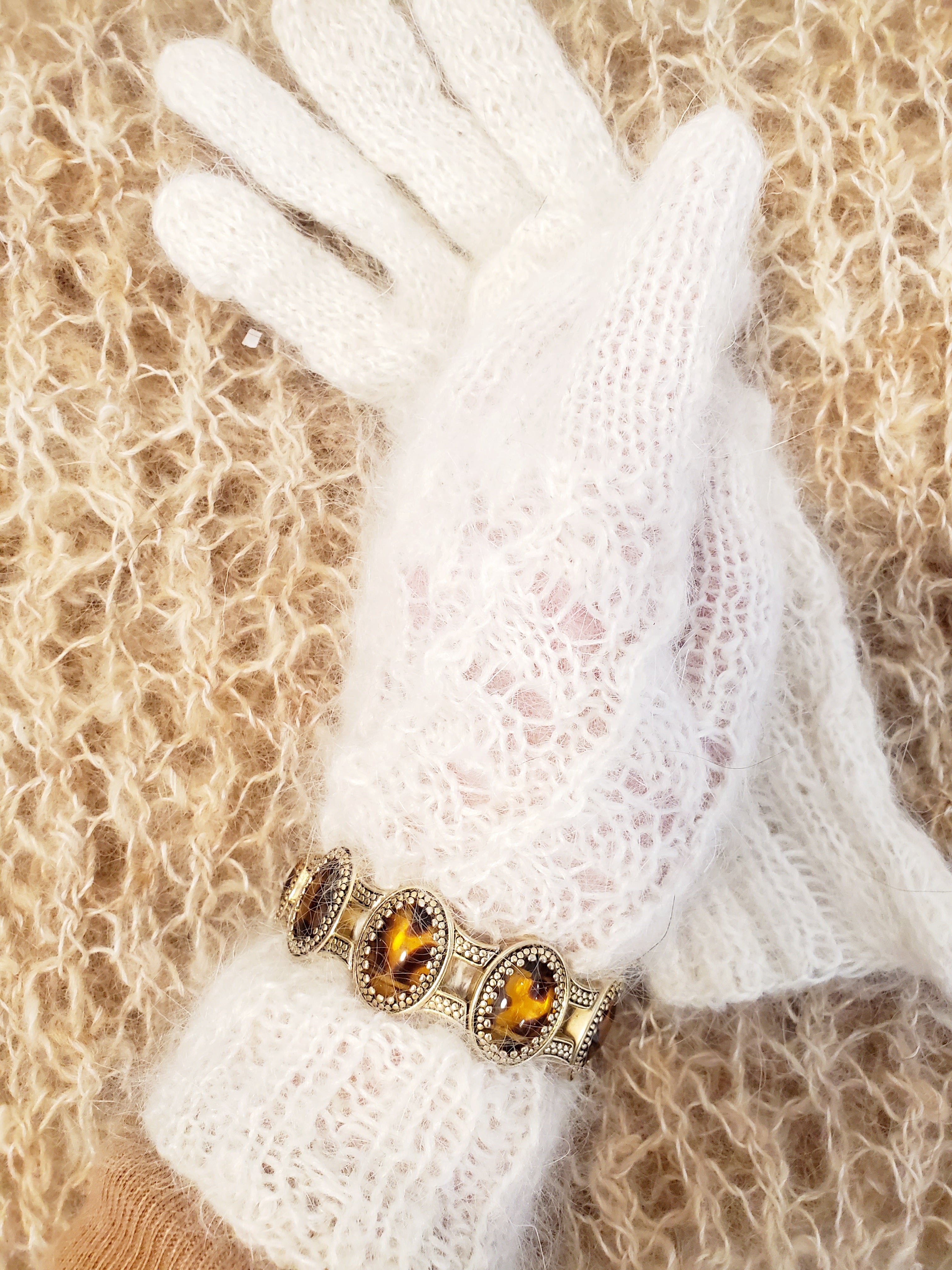 Goat wool gloves