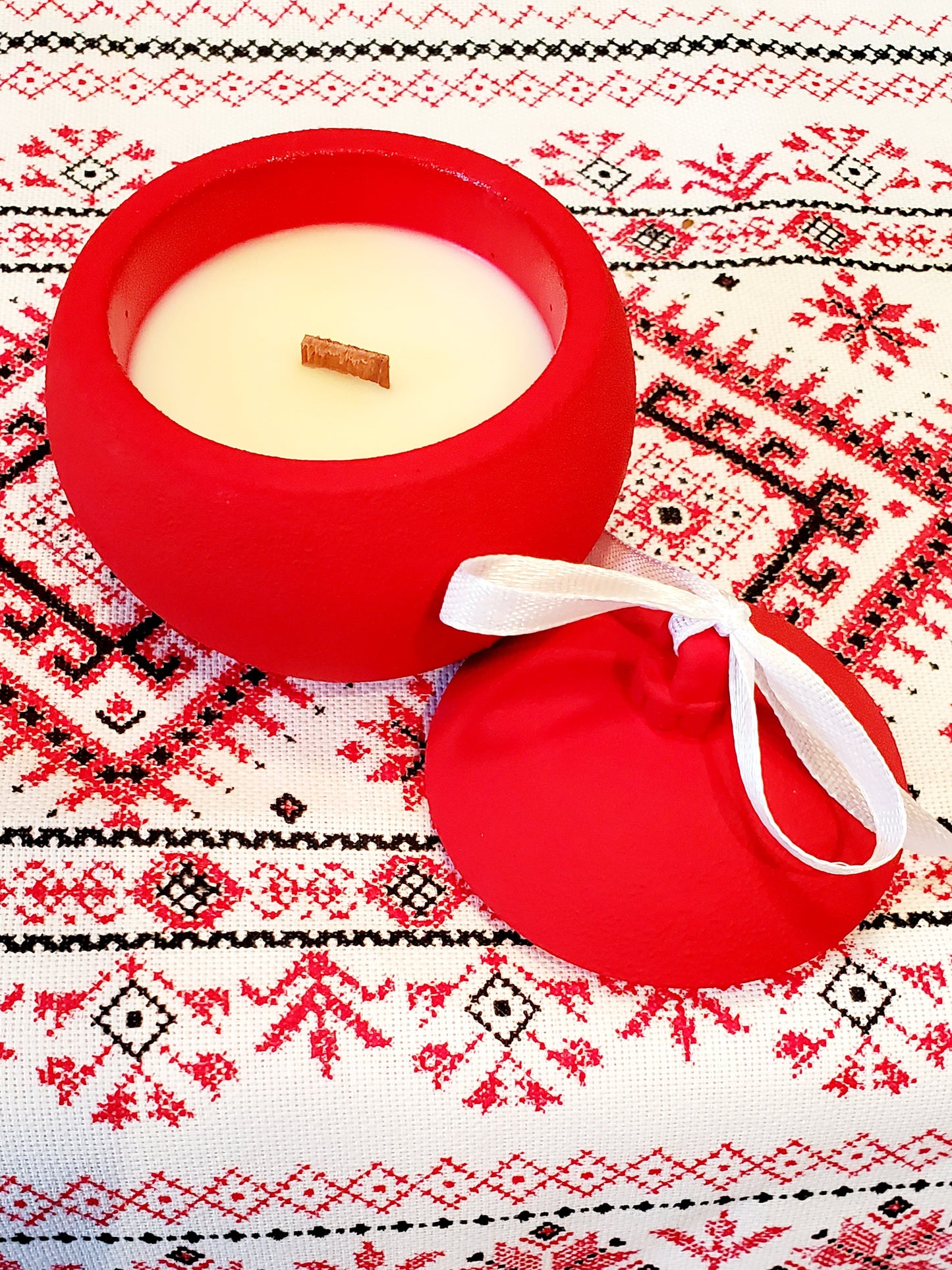 Soy aroma candle Christmas red ball