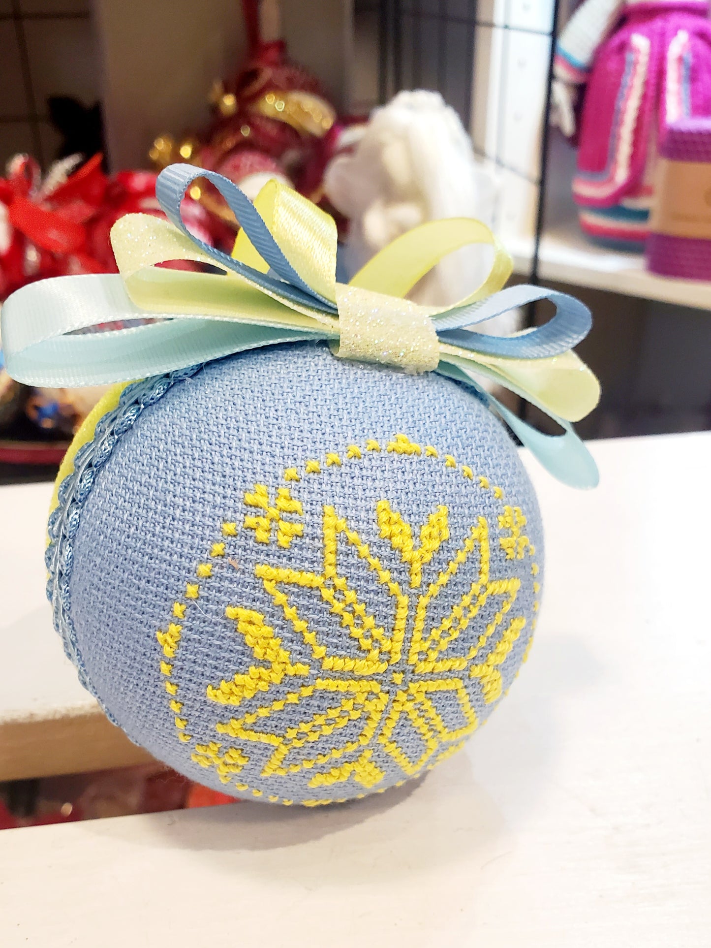 Embroidered Christmas Ball UA Mix 8 cm T2