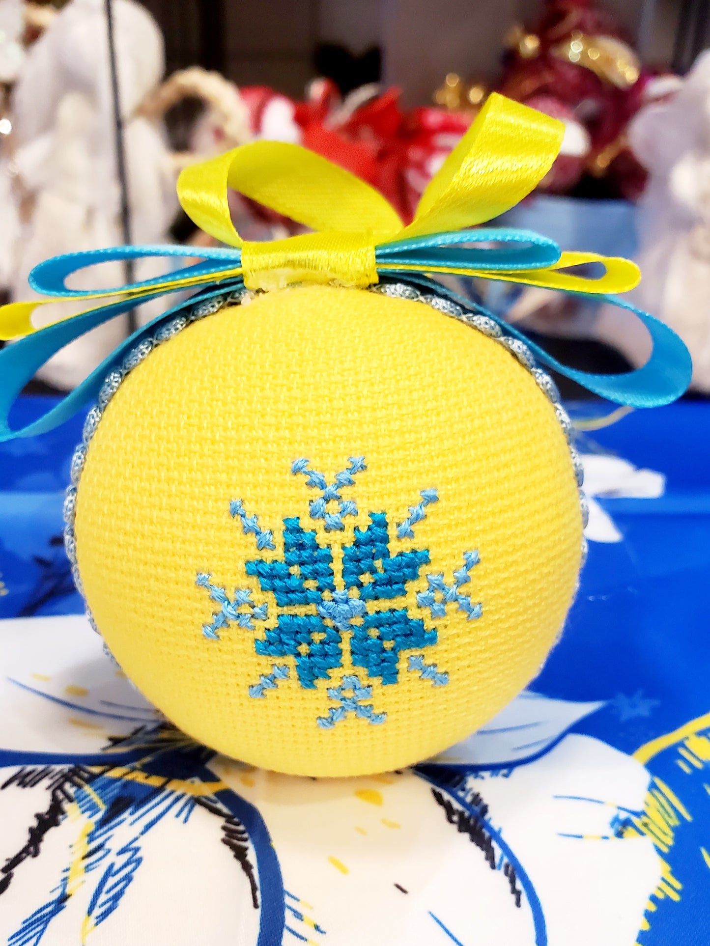 Christmas Ball UA Mix 6 cm T2