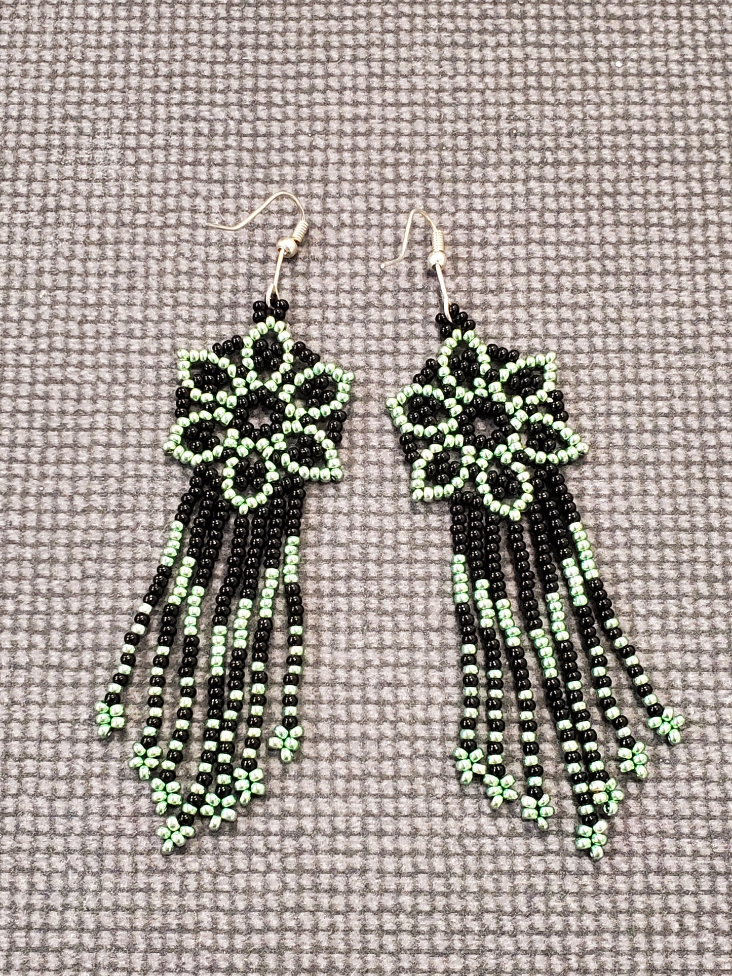 Beaded earrings N1