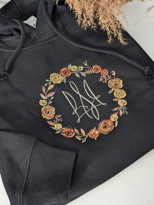 Hoodie embroidered black flowers wreath S