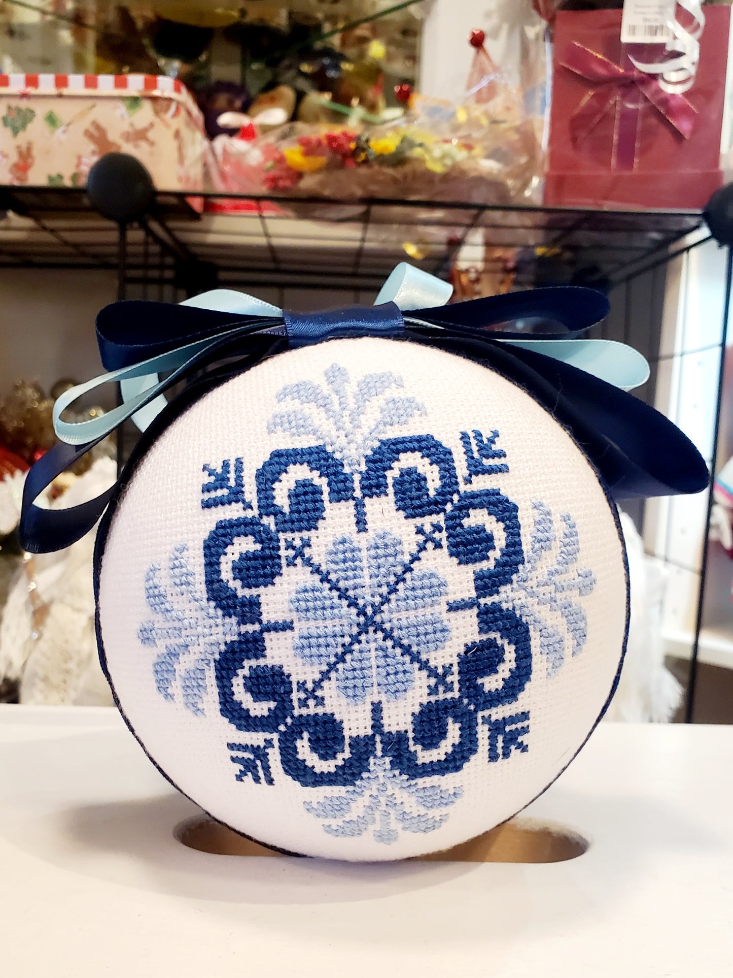 Embroidered Christmas Ball UA Mix 12 cm T2