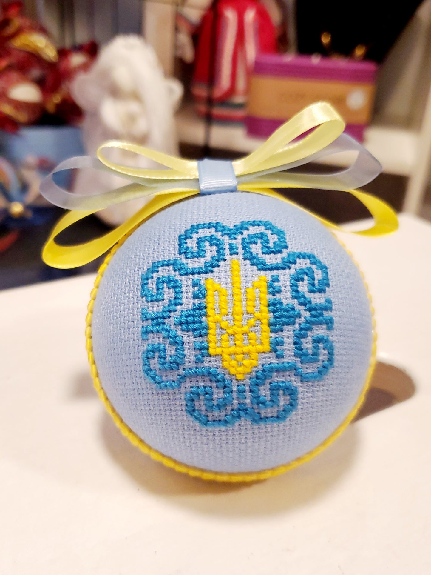 Embroidered Christmas Ball UA Mix 8 cm T2