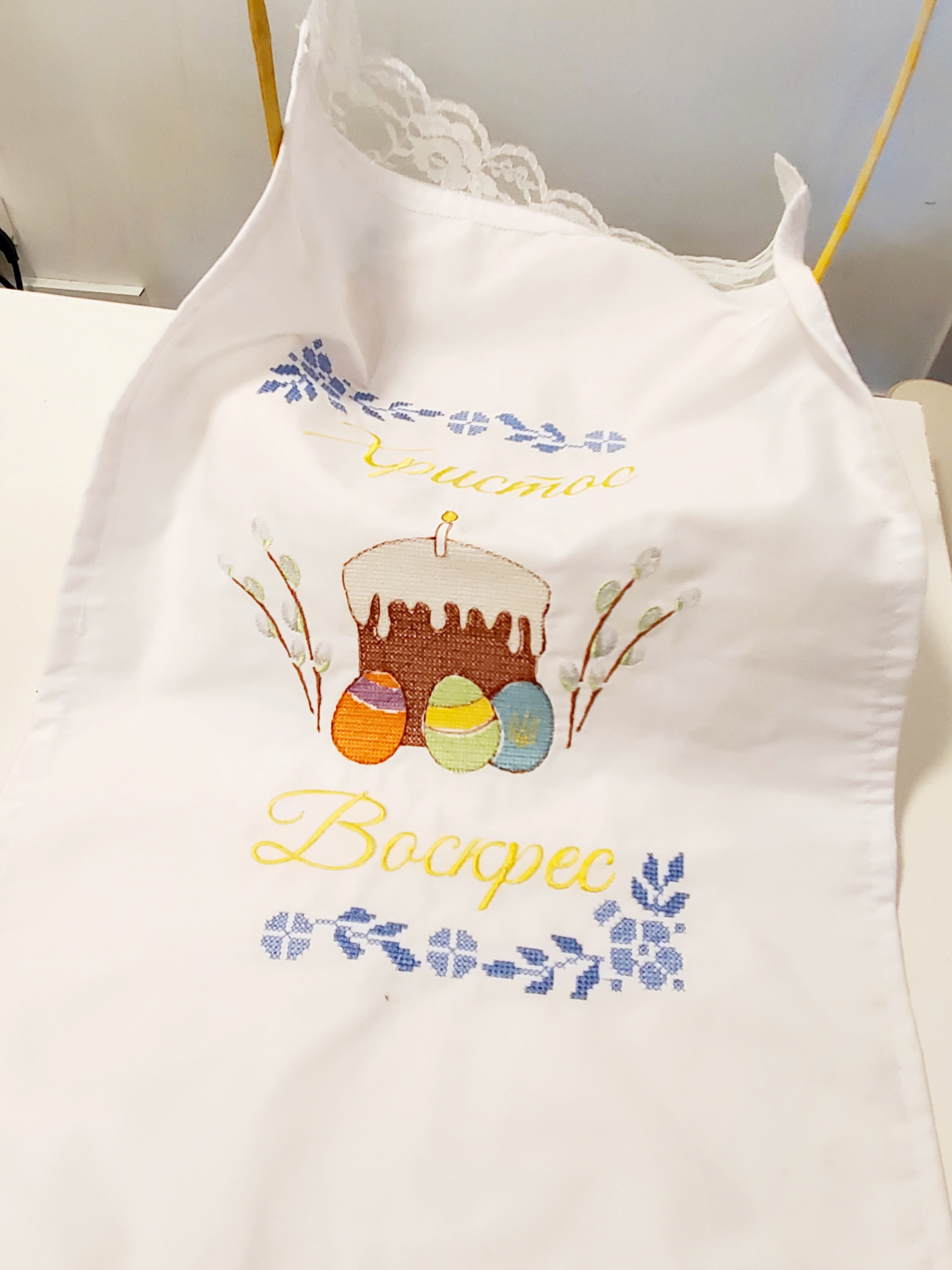 Embroidered Easter towel for the basket Т2
