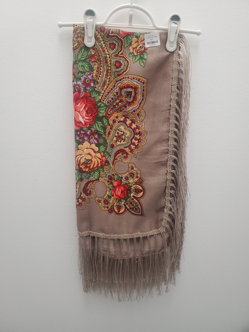 Shawl UA T1 (square with fringe)