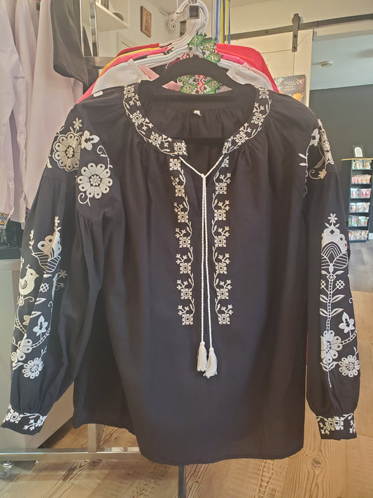 Embroidered blouse Black /White