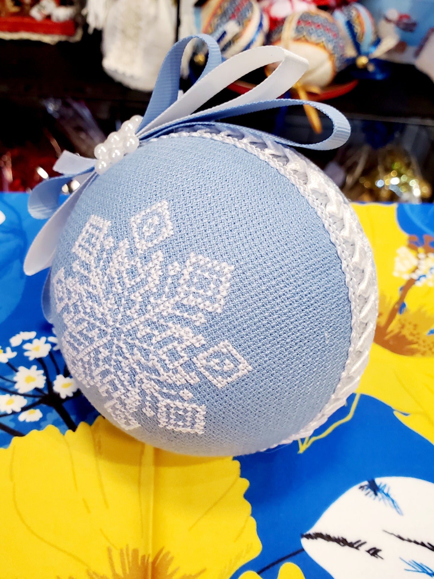 Embroidered Christmas Ball UA Mix 10 cm T2