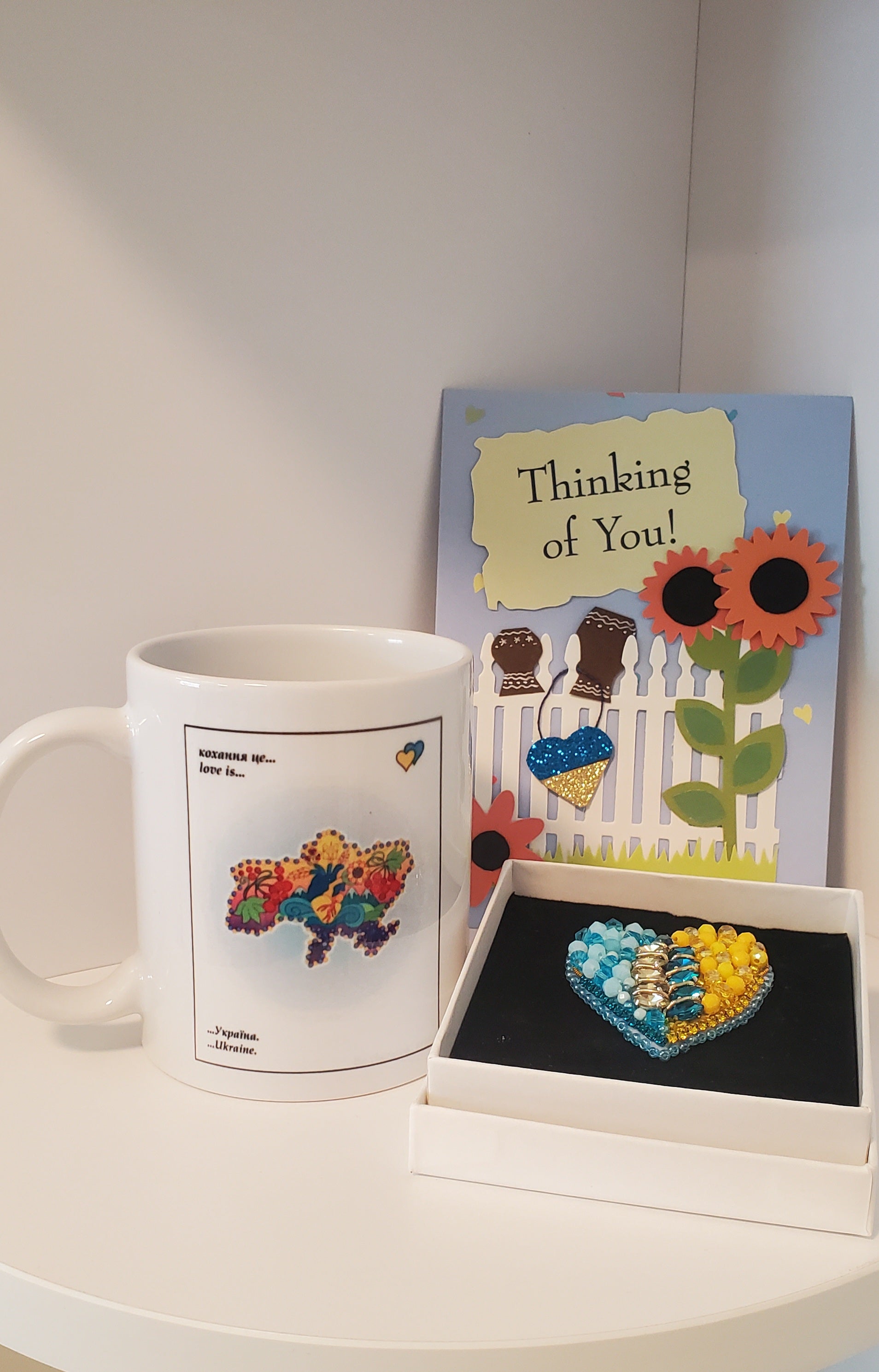 White ceramic mugs Mix UA