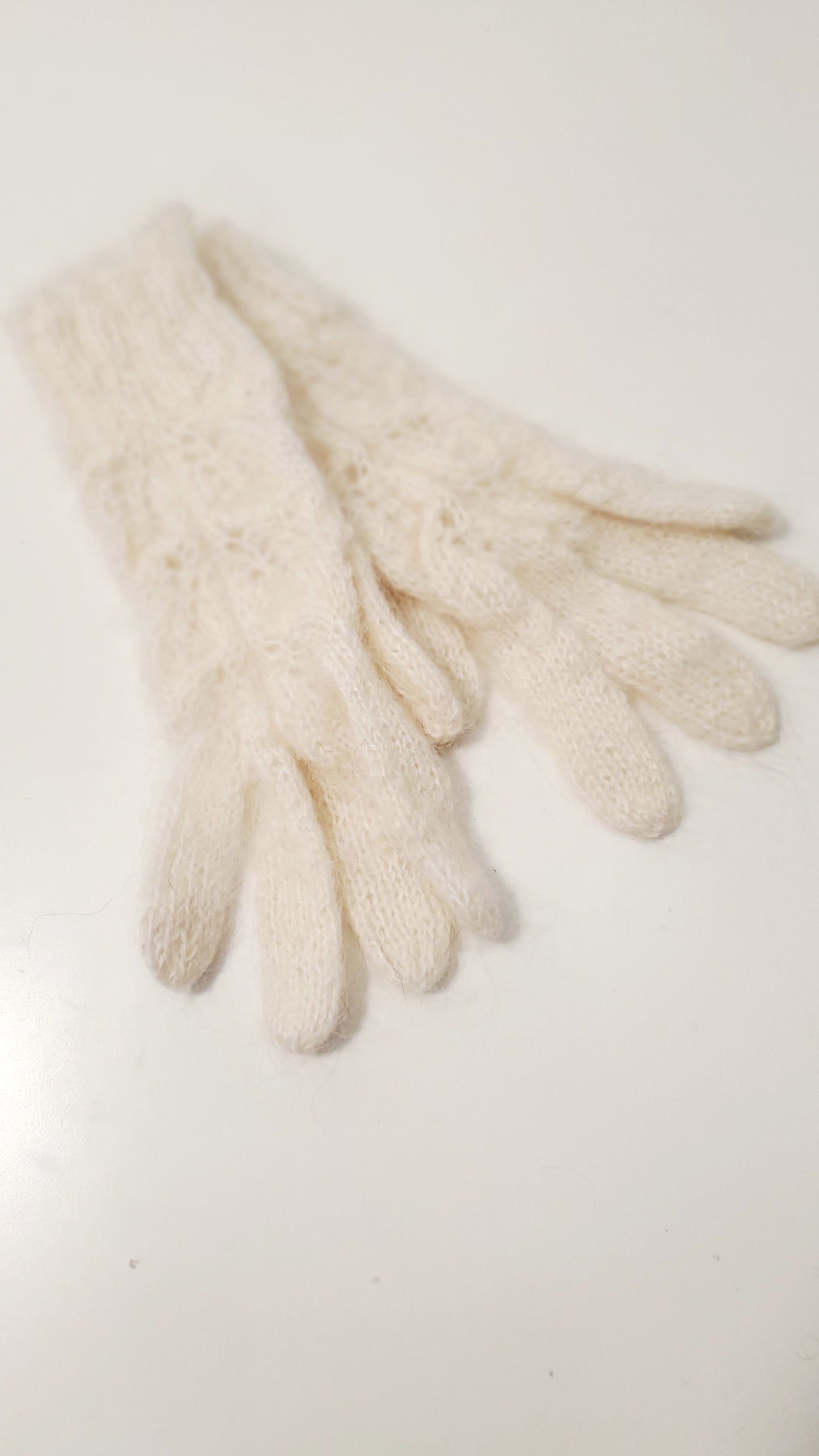 Goat wool gloves