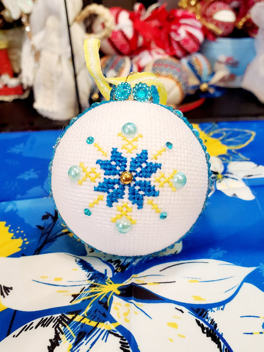 Embroidered Christmas Ball UA Mix 6 cm T1