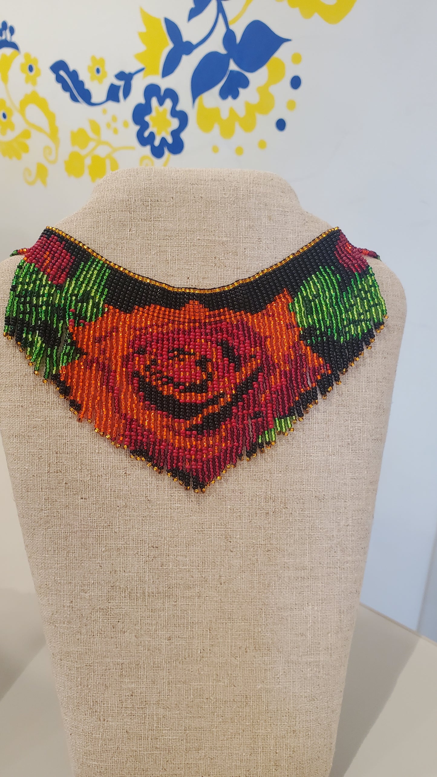 Beaded necklace "Rose"