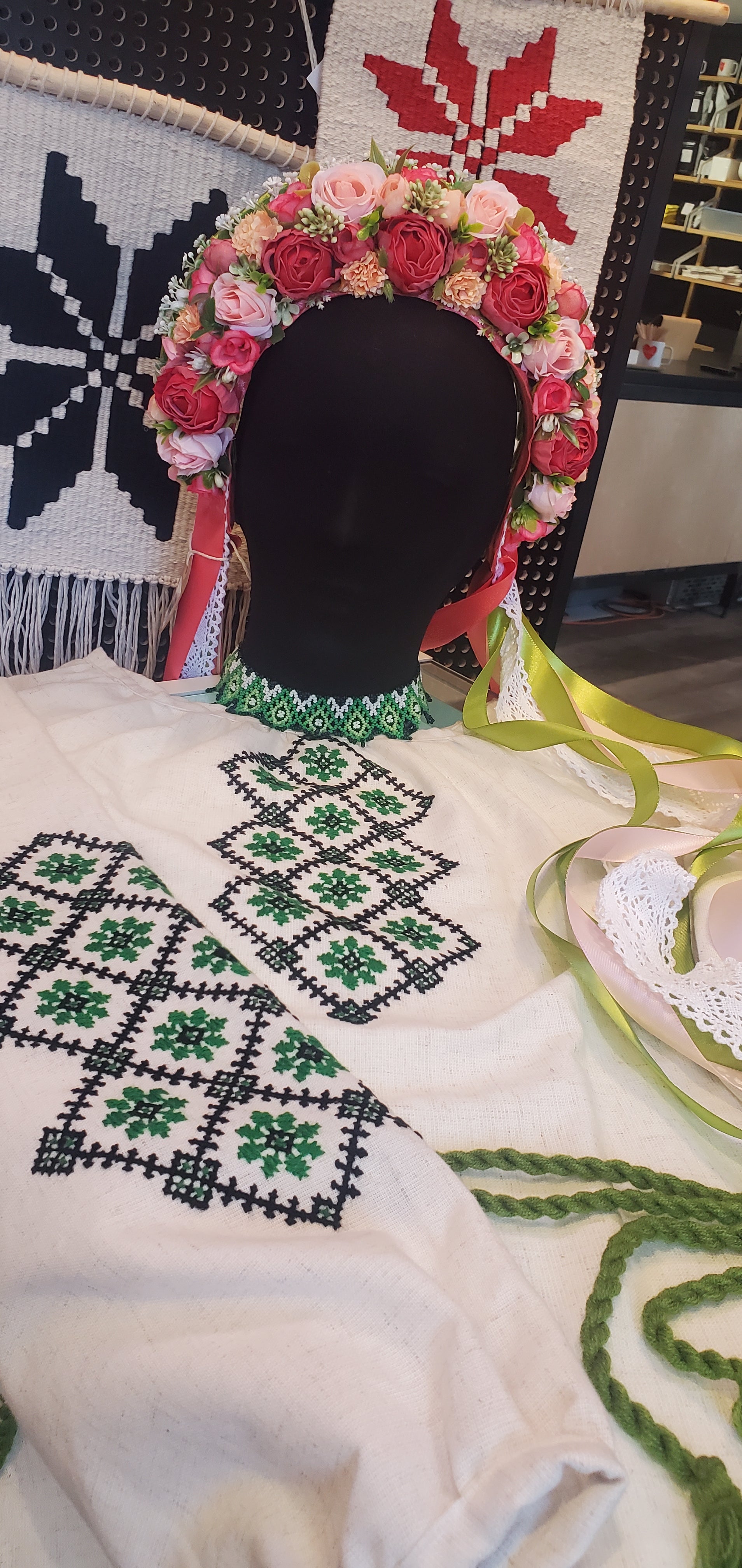 Embroidered blouse green/blk (handmade)