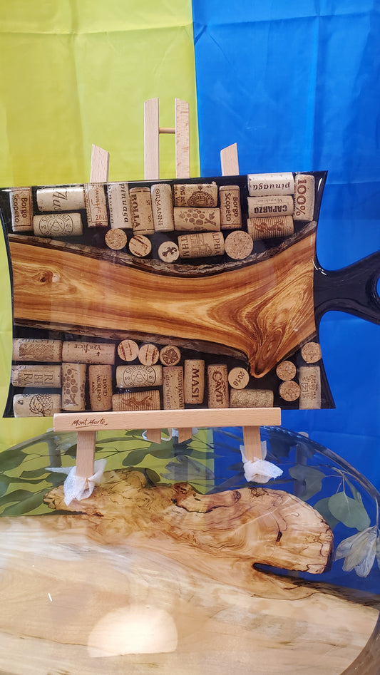 Souvenir board wood/epoxy with wine corks on stand