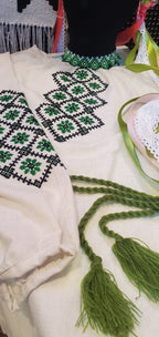 Embroidered blouse green/blk (handmade)