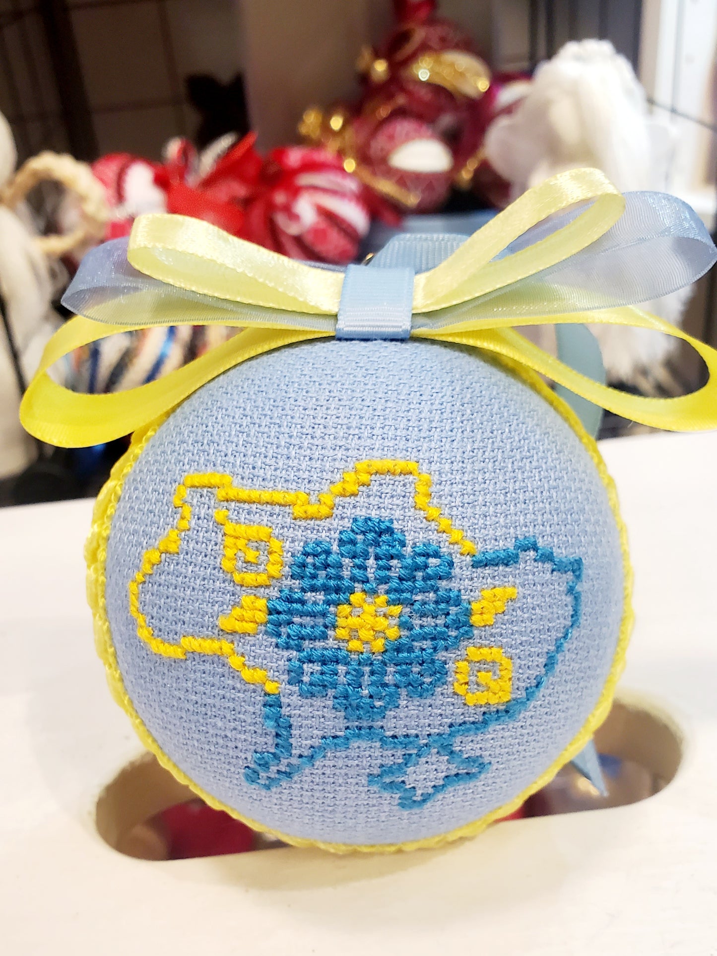 Embroidered Christmas Ball UA Mix 8 cm T2