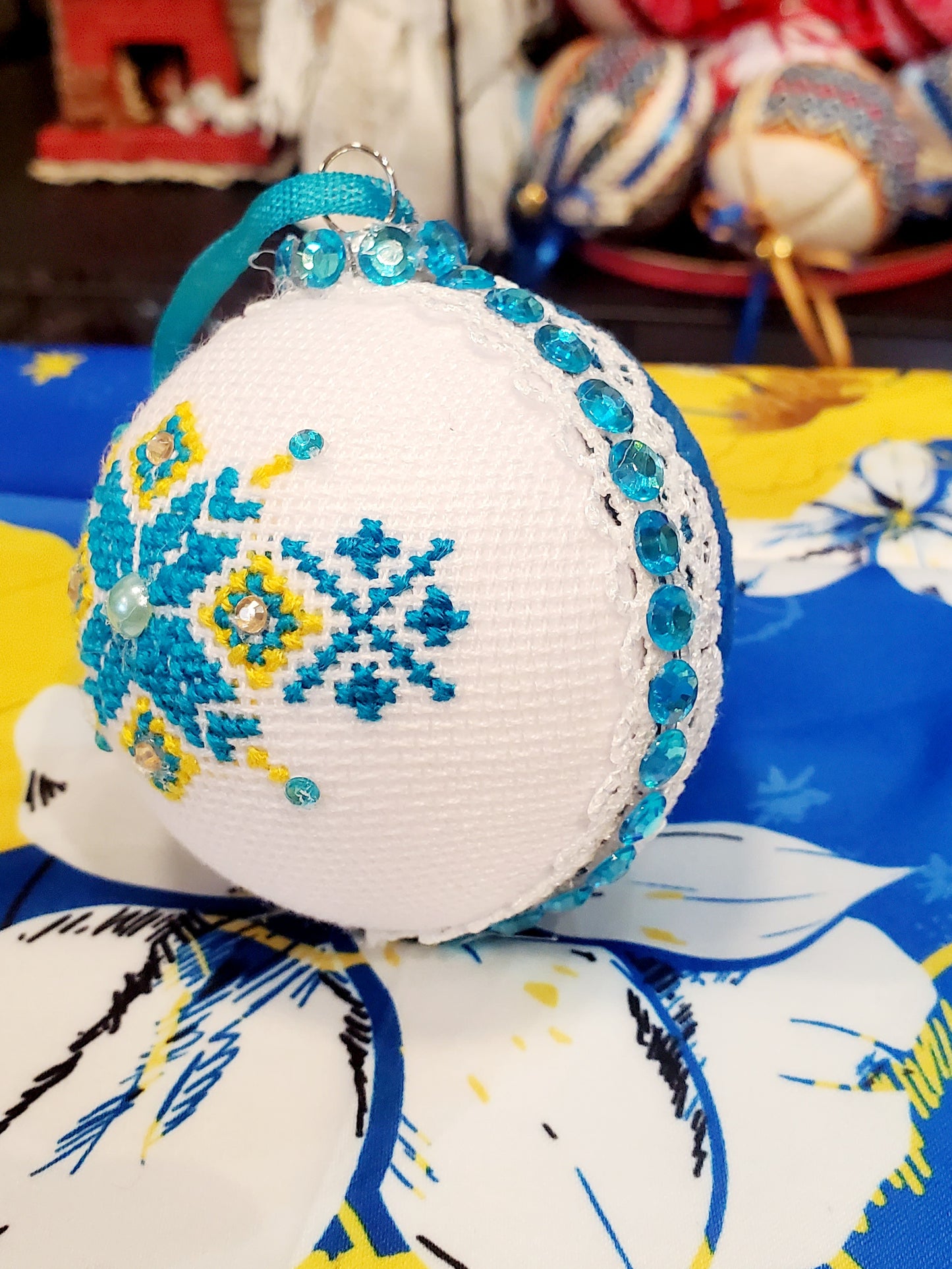 Christmas Ball UA Mix 6 cm T2