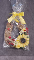 Wreath horseshoe UA