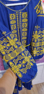 Embroidered dress blue/yellow ornament