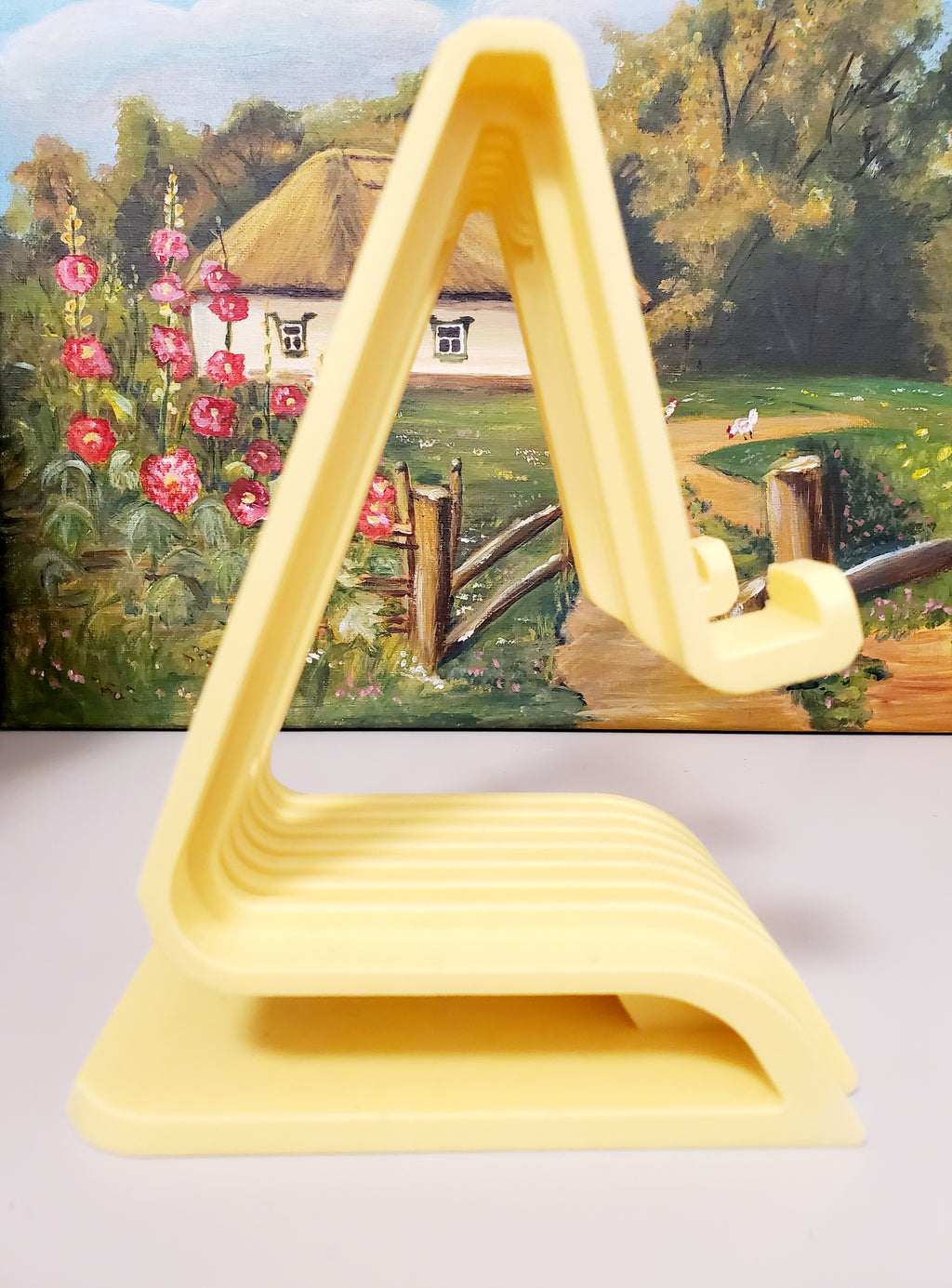3D Printed Yellow Phone Holder