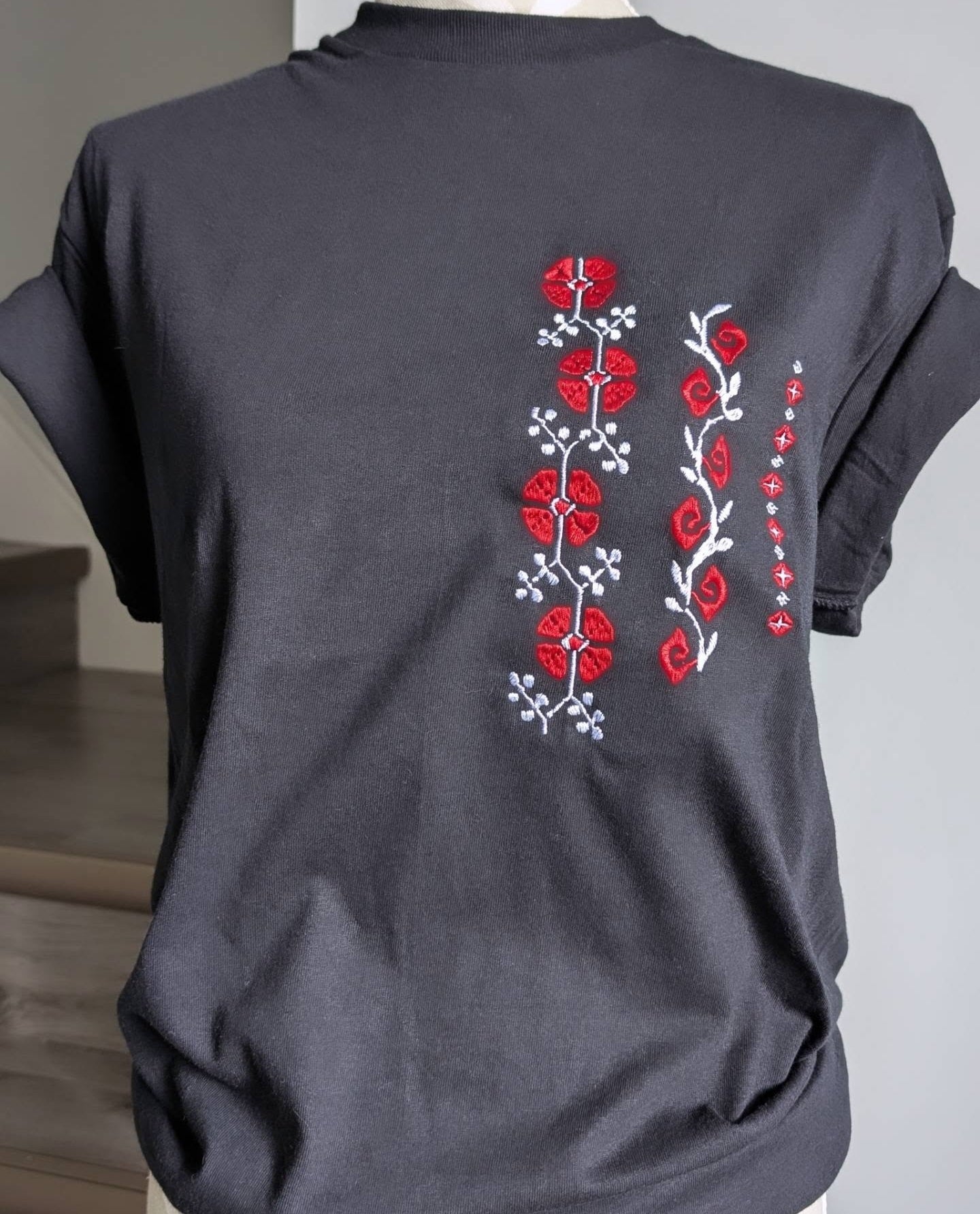 T-shirt women with embroidery, Black